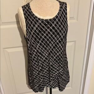 Apt. 9 Black and White Top with Geometric Pattern